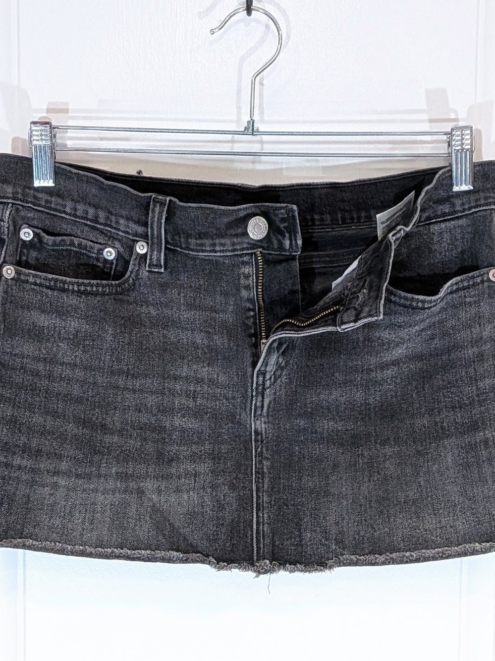 Levi's Black Wash Mini Denim Skirt 28